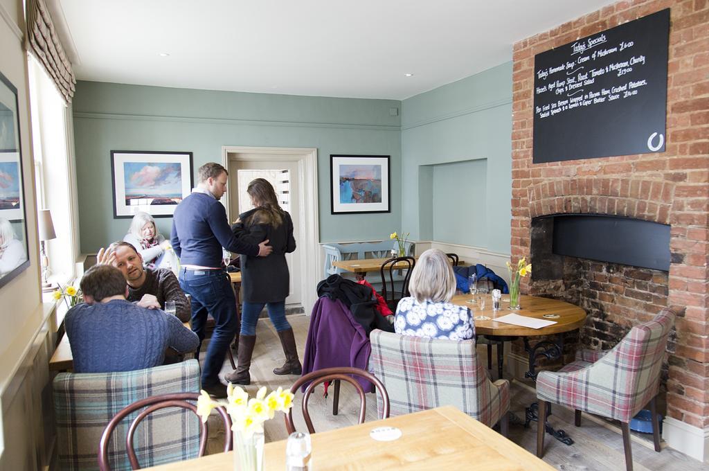 The White Horse Blakeney Blakeney  Exterior foto